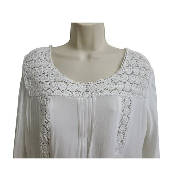 Solitaire by Ravi Khosla Women’s Soft White Blouse With Crochet Size 1X - Picture 2 of 9